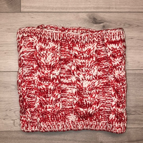 Vintage Gap Cable Knit Cowl in Red & White - Picture 1 of 6